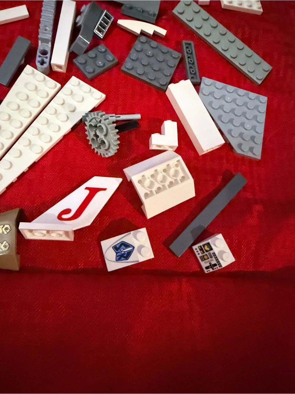 Legos mixed odd lot 2.9 lbs with Star Wars minifigures